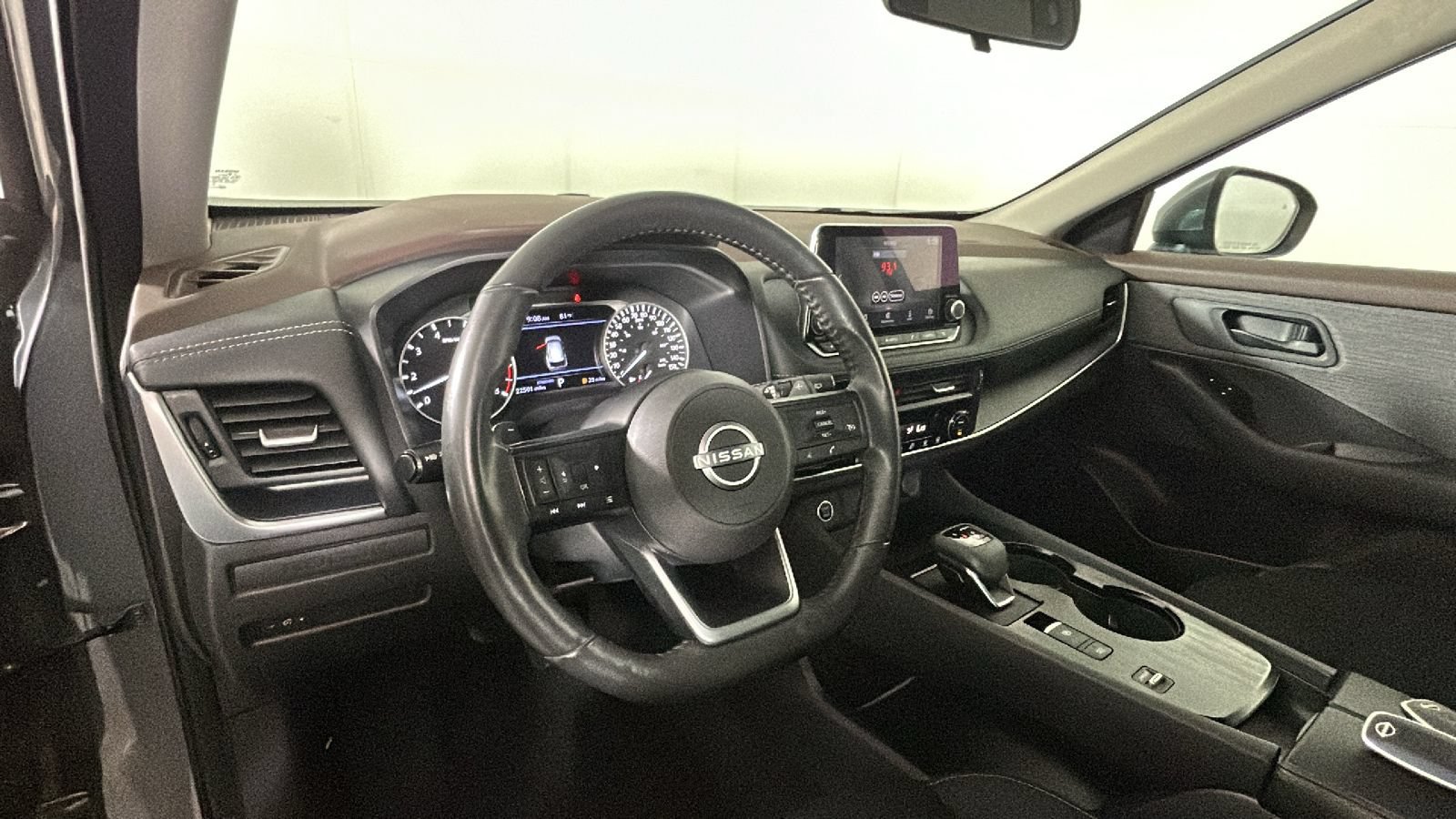 Used 2023 Nissan Rogue FWD image 15