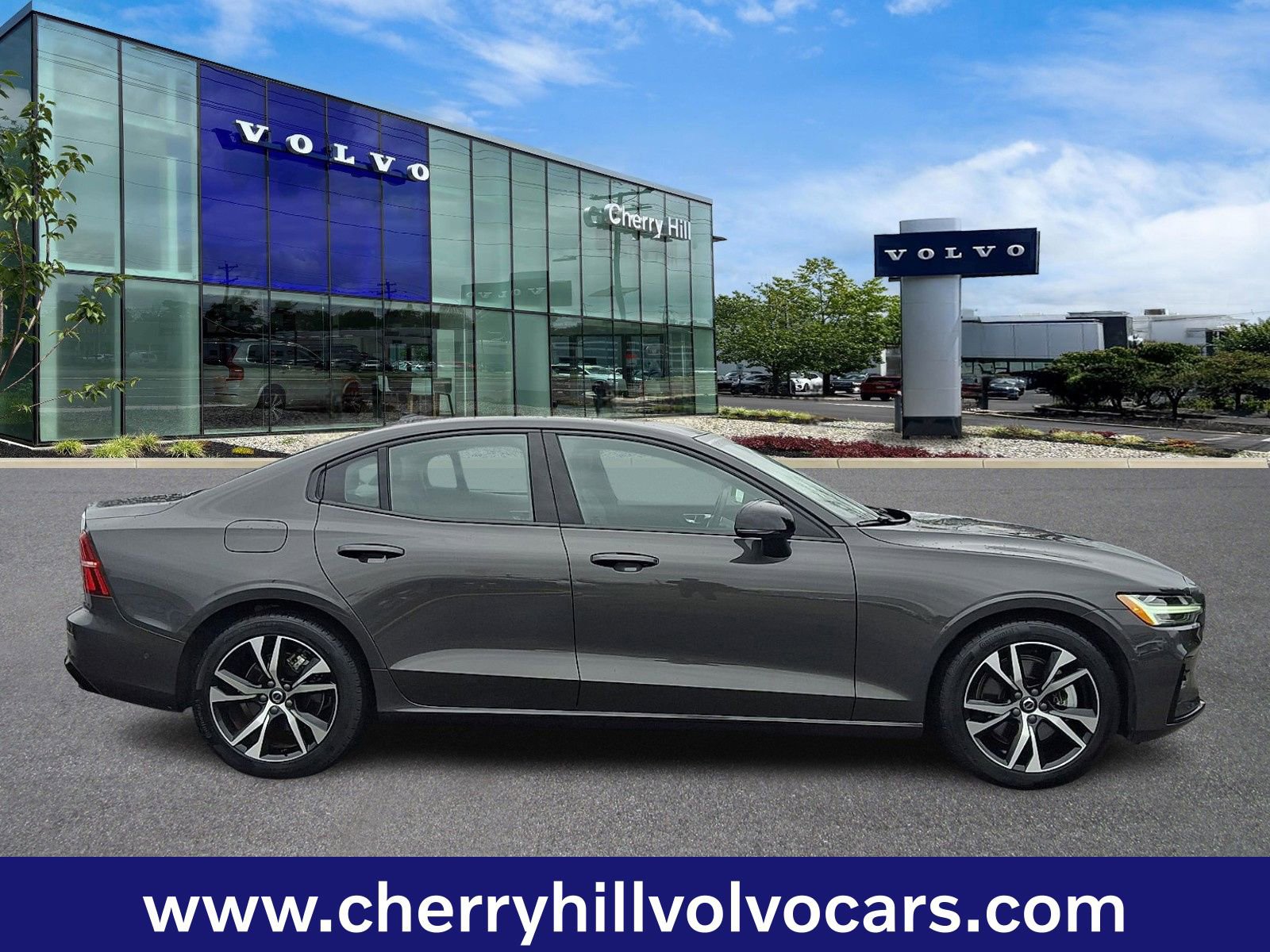 Certified 2025 Volvo S60 B5 Plus image 8