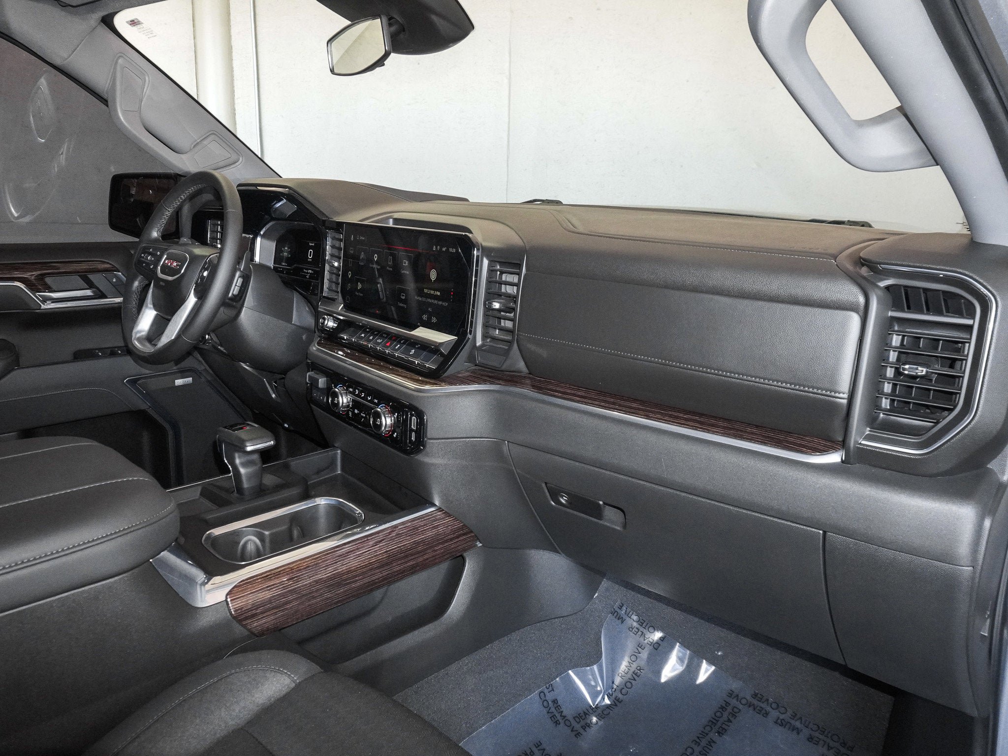 Used 2025 GMC Sierra 1500 Elevation w/ Preferred Package AWD/4WD image 41