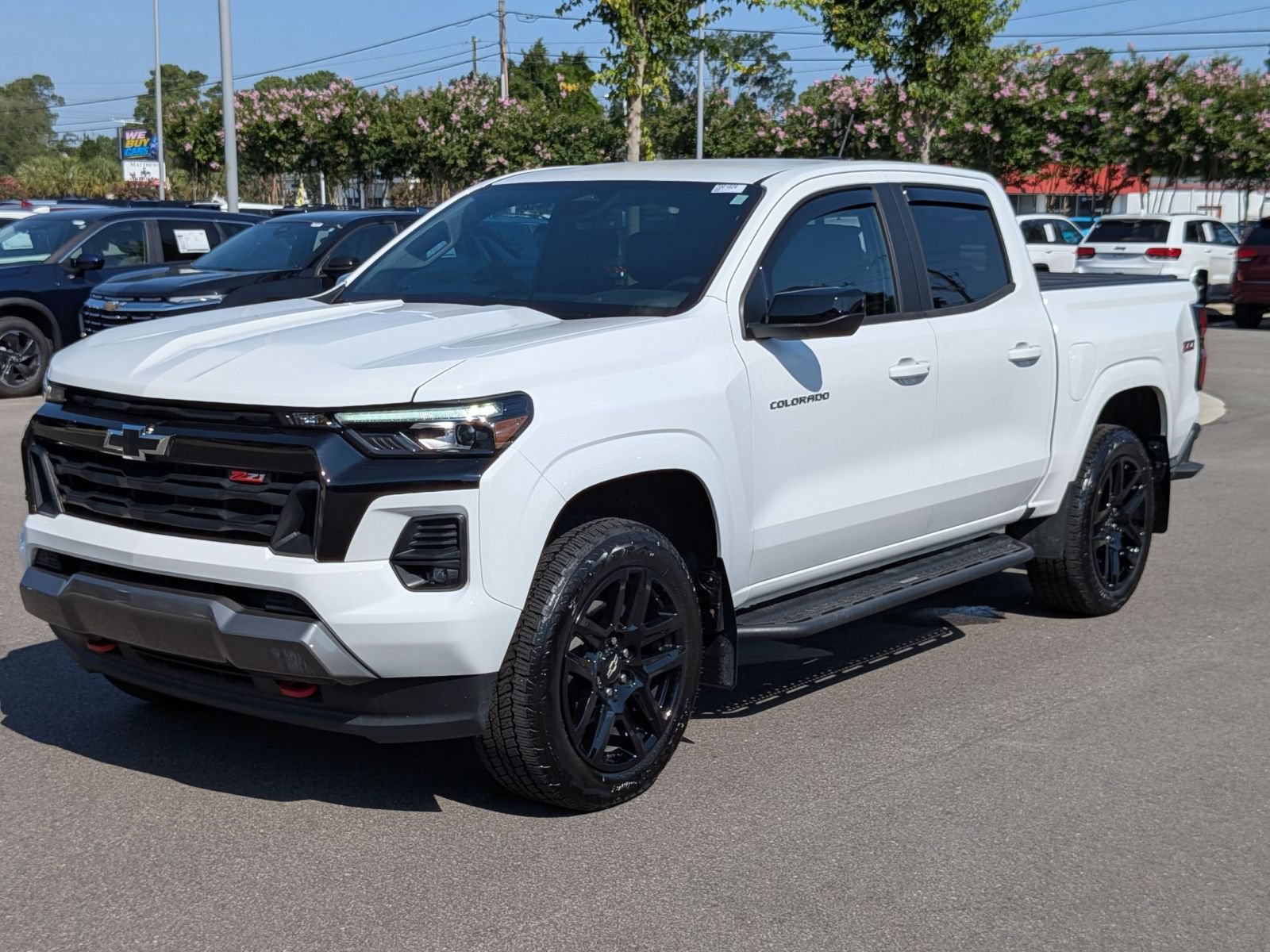 Used 2025 Chevrolet Colorado Z71 w/ Z71 Convenience Package 2 AWD/4WD image 7