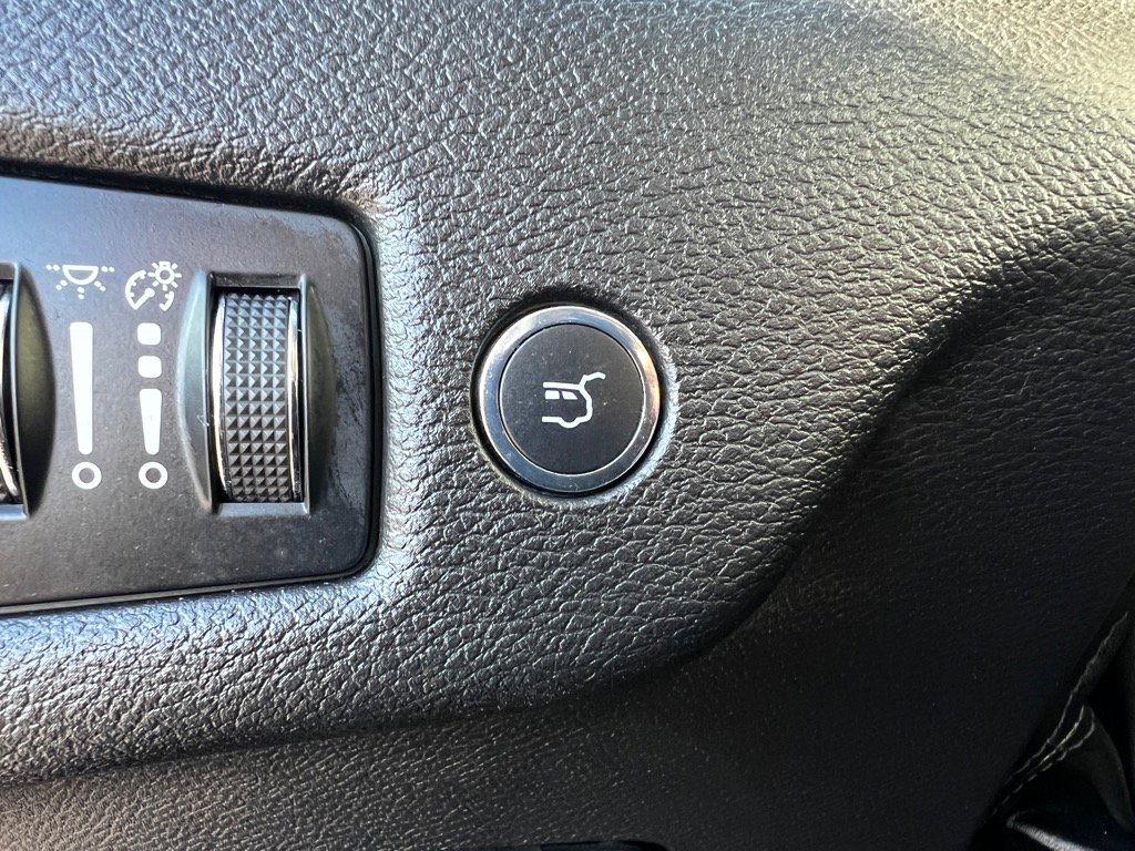 Certified 2019 Jeep Cherokee Limited image 18