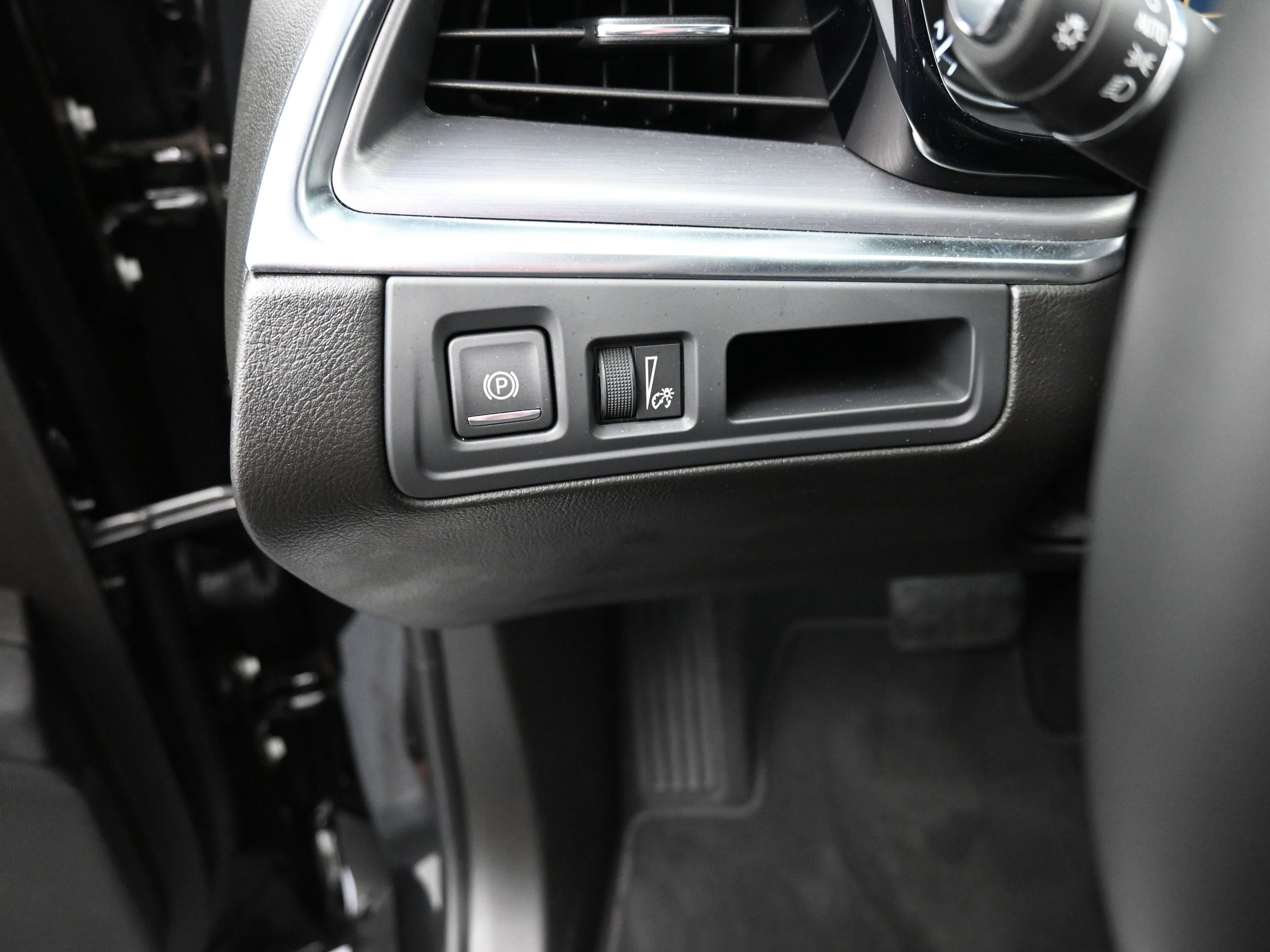 Used 2024 Cadillac XT5 Luxury w/ LPO, Floor Liner Package image 7