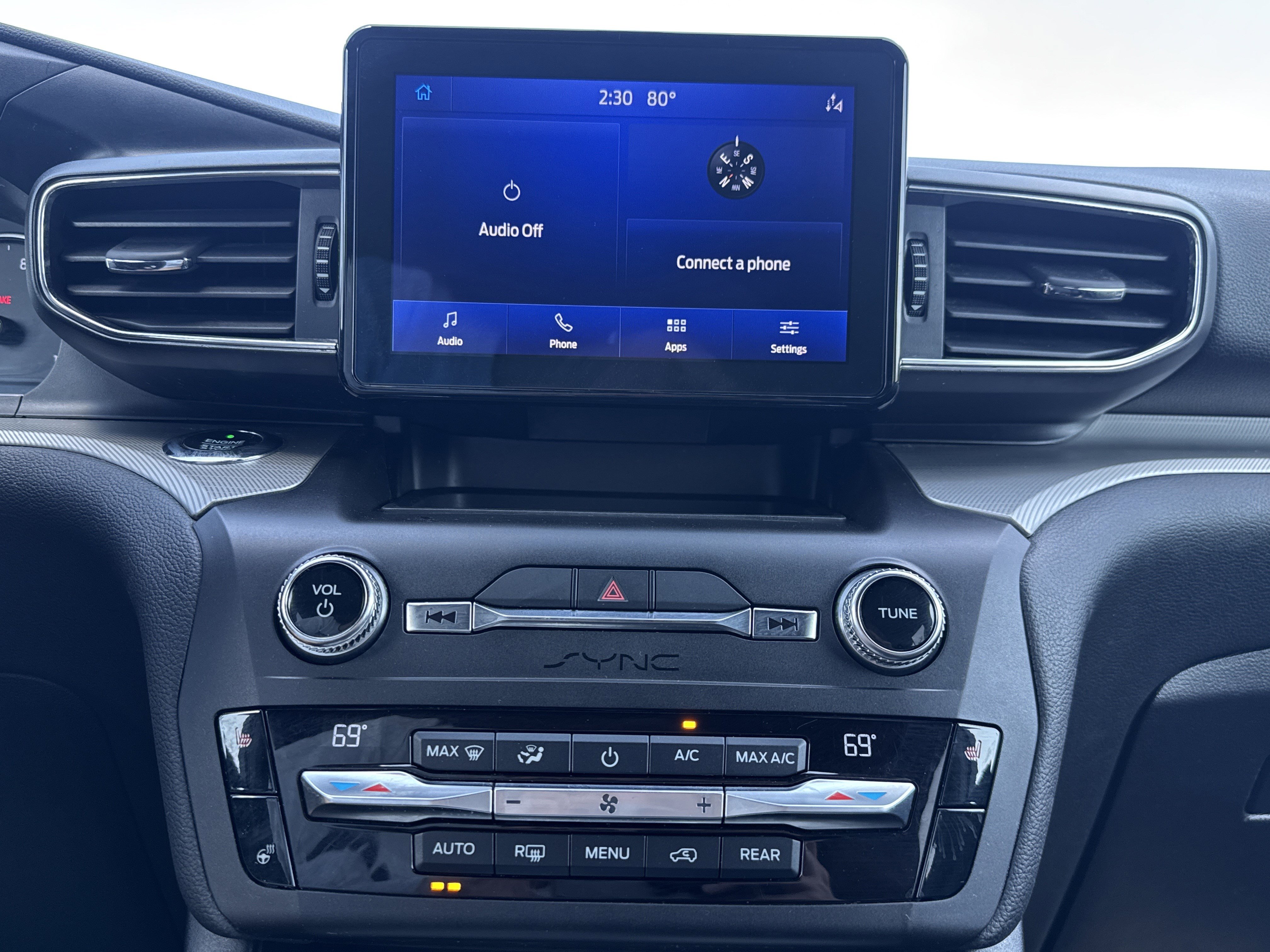 Used 2020 Ford Explorer XLT w/ Equipment Group 202A image 12