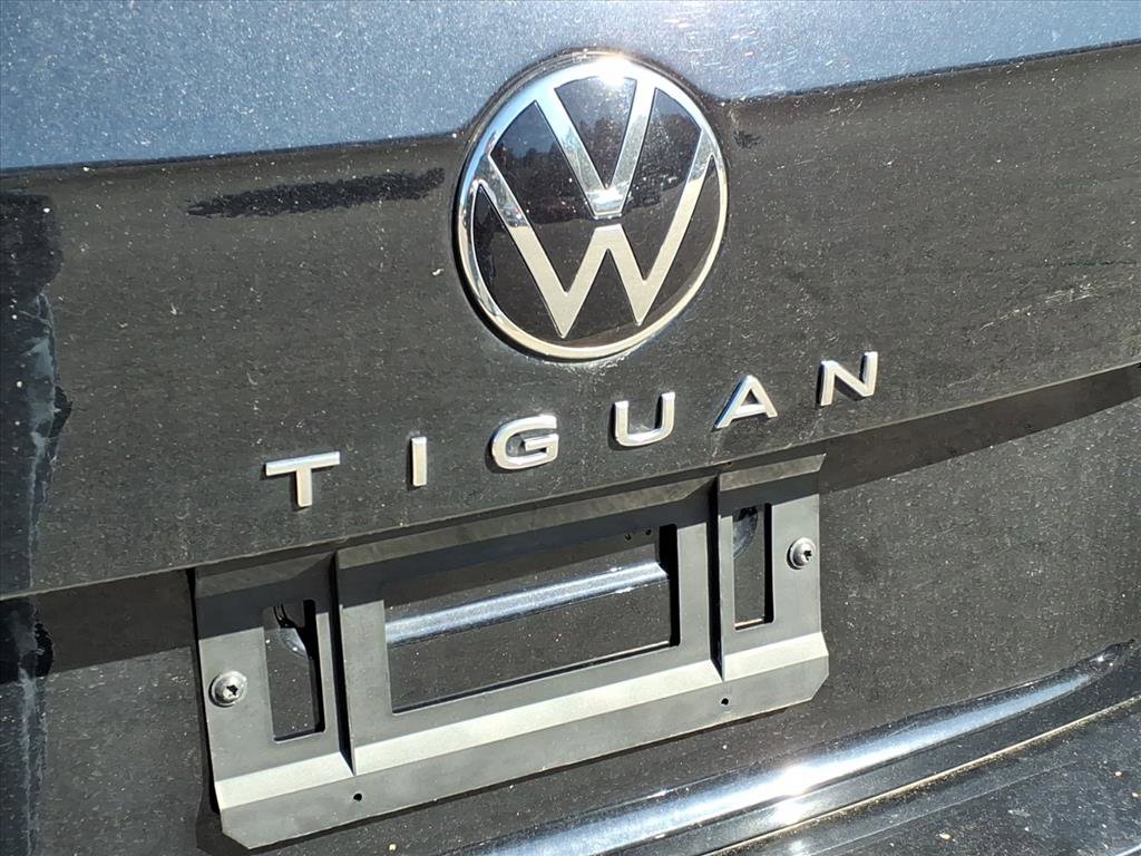 Used 2024 Volkswagen Tiguan SE R-Line image 7