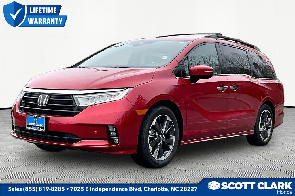 Used 2024 Honda Odyssey Elite image 3