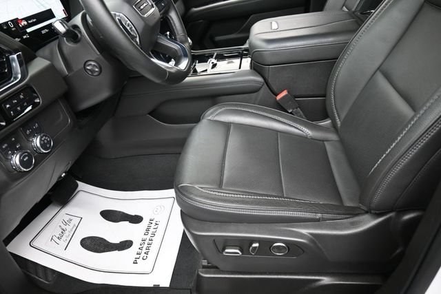 Used 2025 GMC Yukon XL Denali AWD/4WD image 15