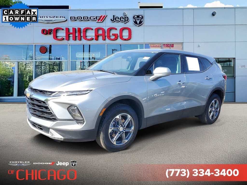 Used 2025 Chevrolet Blazer LT FWD image 2