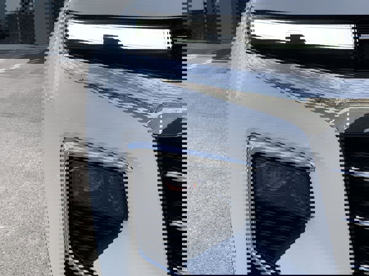 Used 2025 Chevrolet Traverse LT image 9