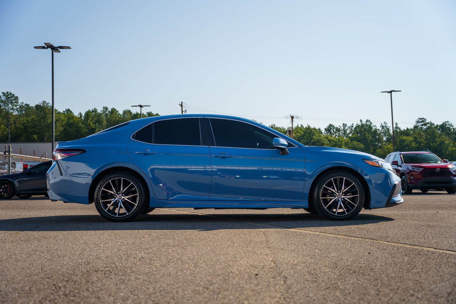 Used 2023 Toyota Camry SE FWD image 8