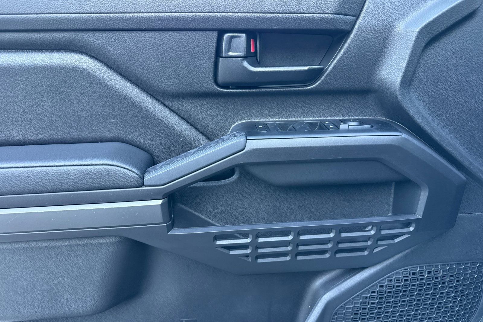 Certified 2025 Toyota Tacoma SR5 image 13