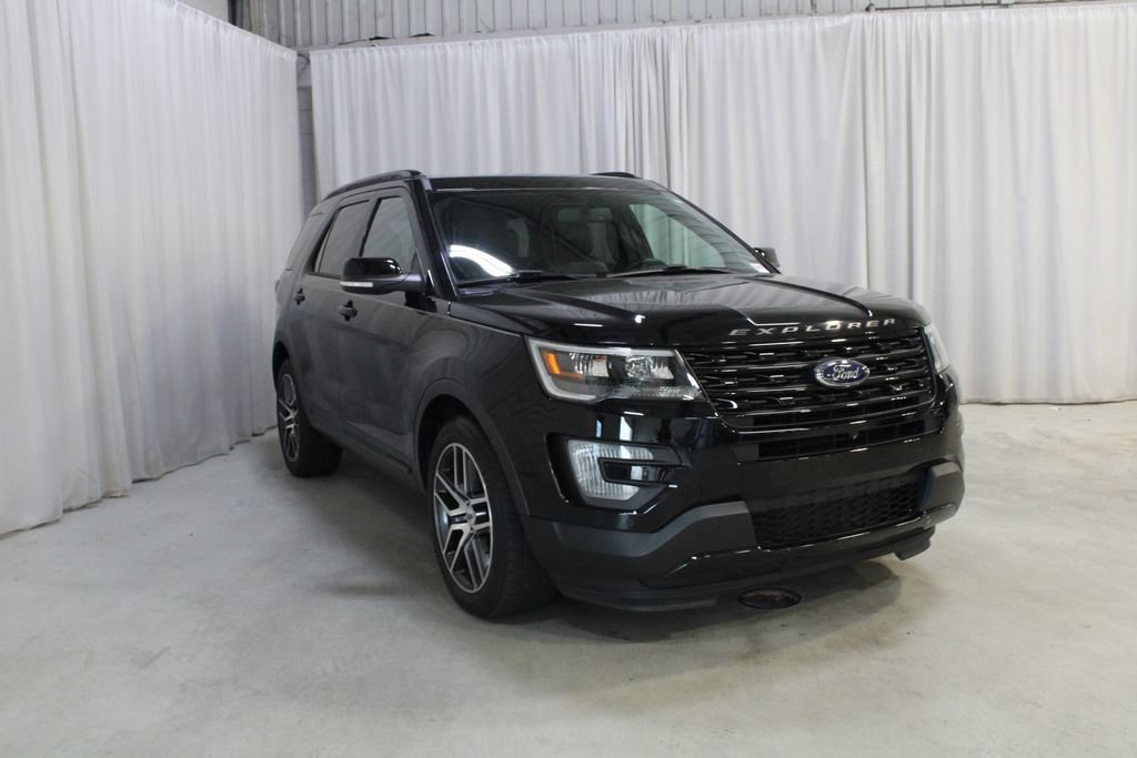 Used 2017 Ford Explorer Sport w/ Equipment Group 401A AWD/4WD image 41