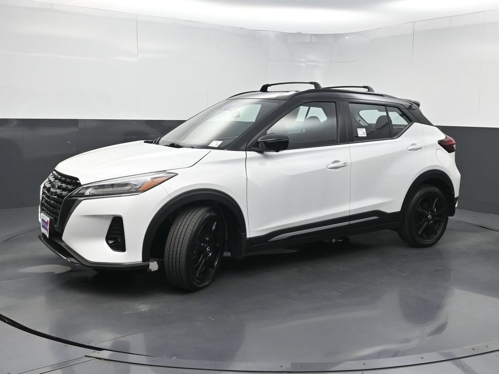 Used 2024 Nissan Kicks SR FWD image 19