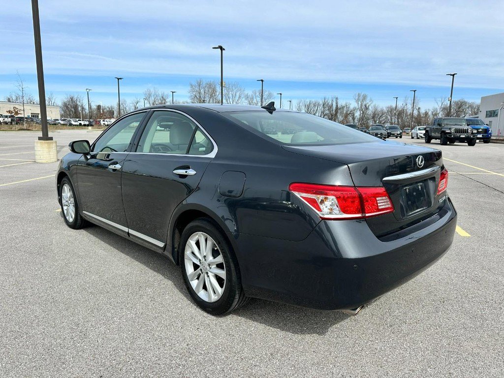 Used 2011 Lexus ES 350 video 3