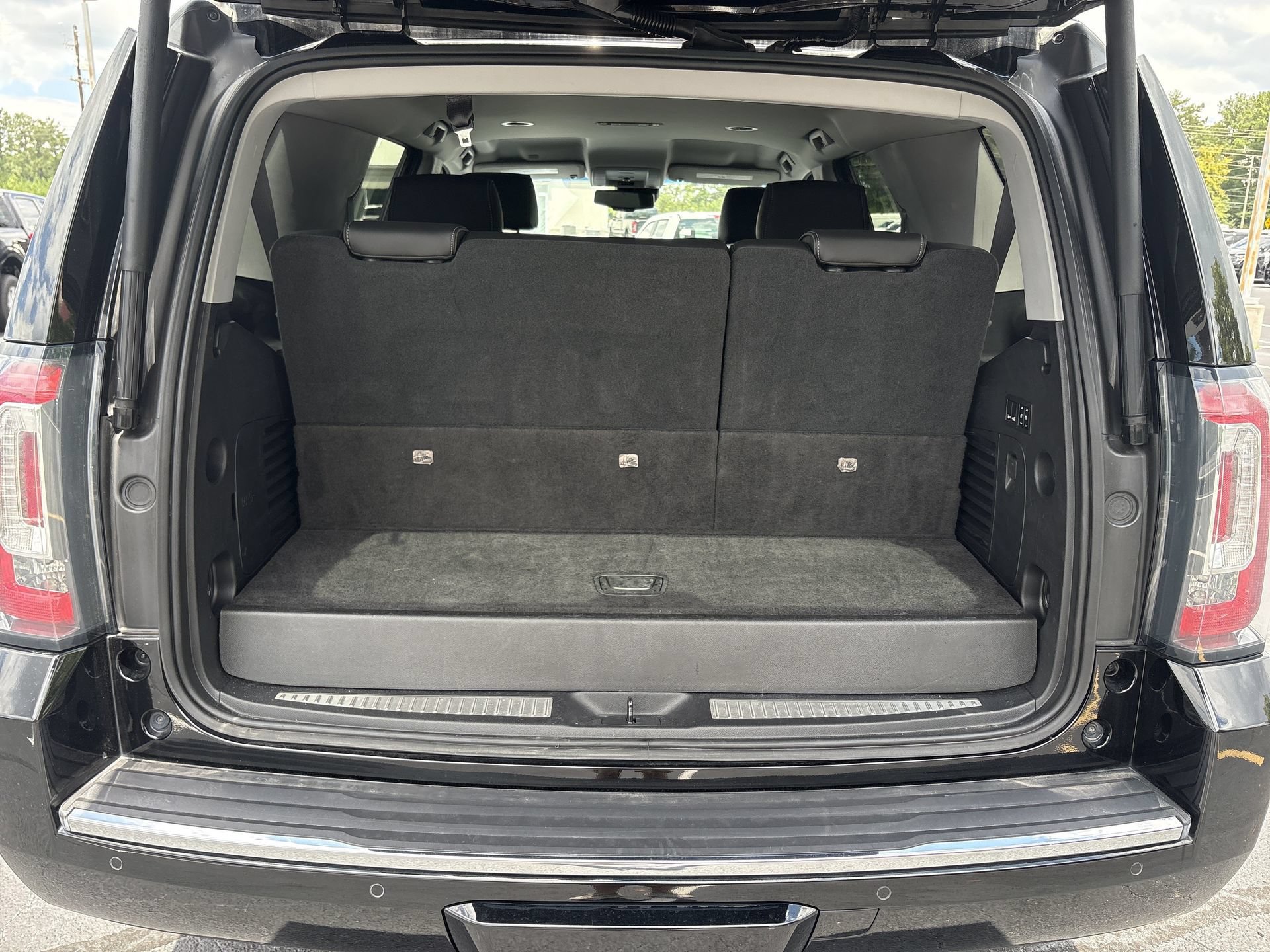 Used 2020 GMC Yukon Denali AWD/4WD image 23
