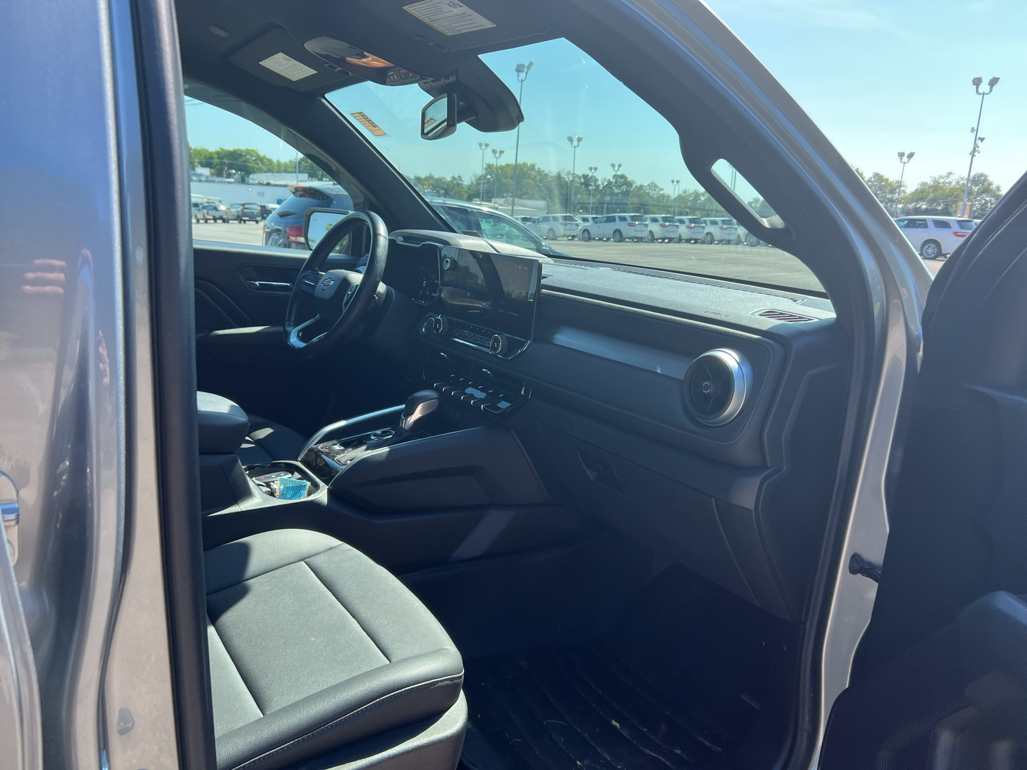 Used 2024 Chevrolet Colorado LT w/ LT Convenience Package III AWD/4WD image 12