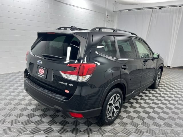 Used 2023 Subaru Forester Premium AWD/4WD image 5