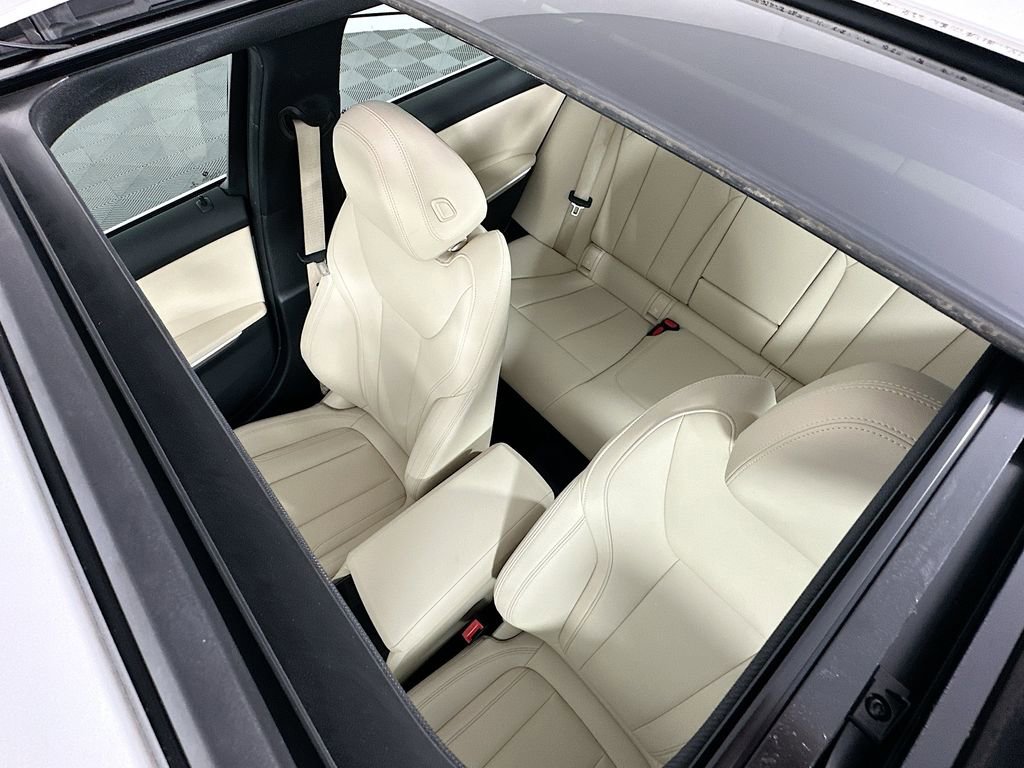 Used 2021 BMW 330e w/ Premium Package image 22