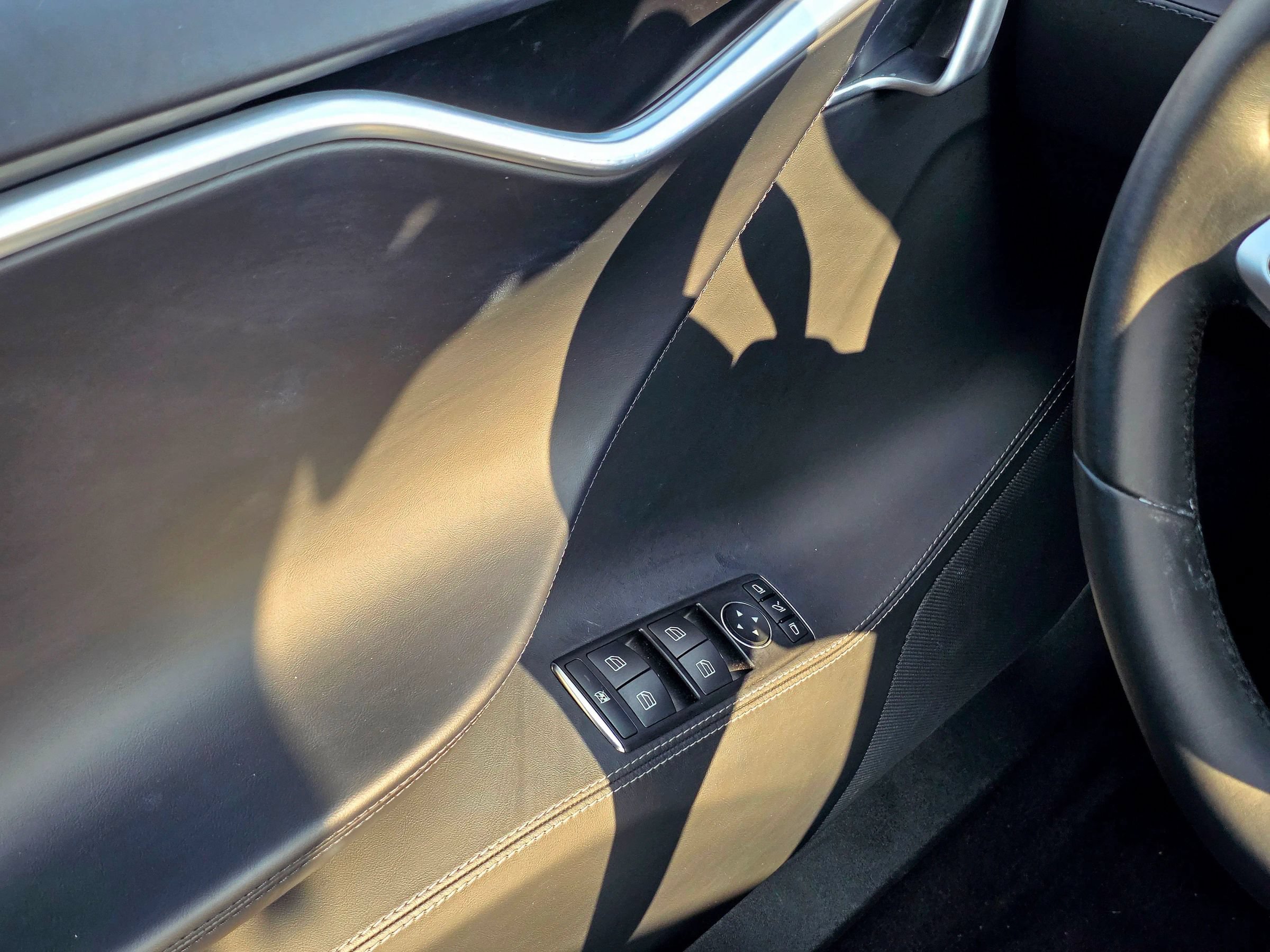 Used 2017 Tesla Model S 60 RWD image 19