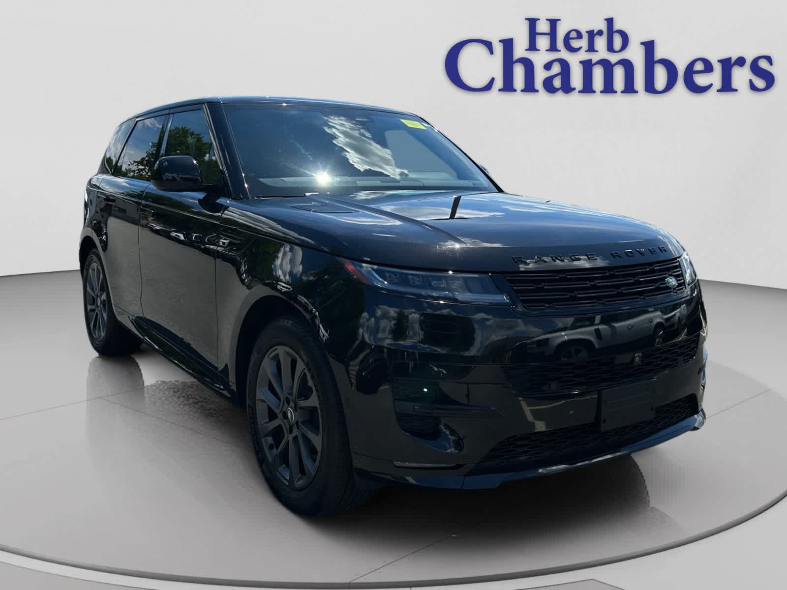 Used 2024 Land Rover Range Rover Sport Dynamic SE AWD/4WD image 3