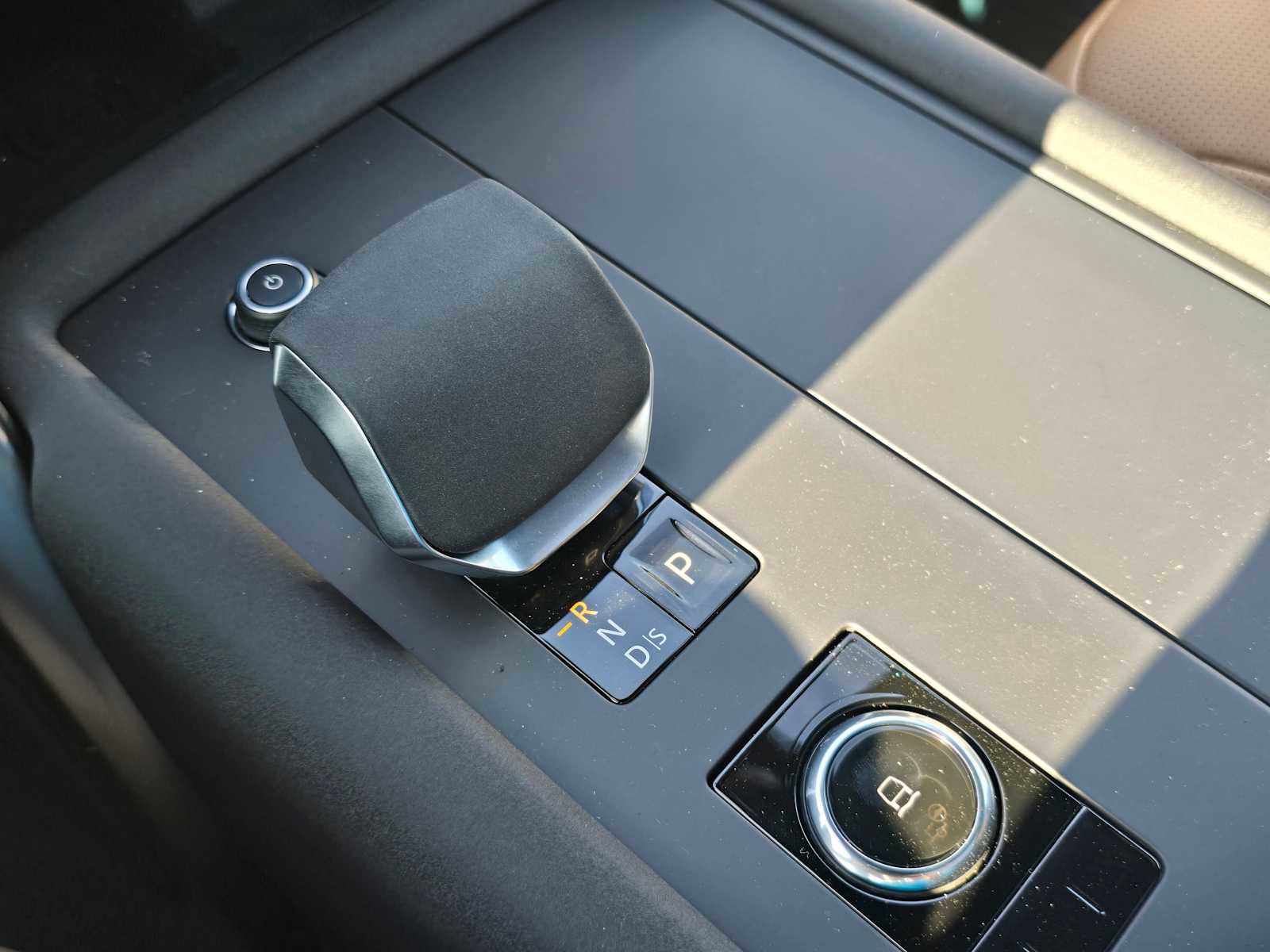 New 2025 Land Rover Discovery Dynamic SE image 32