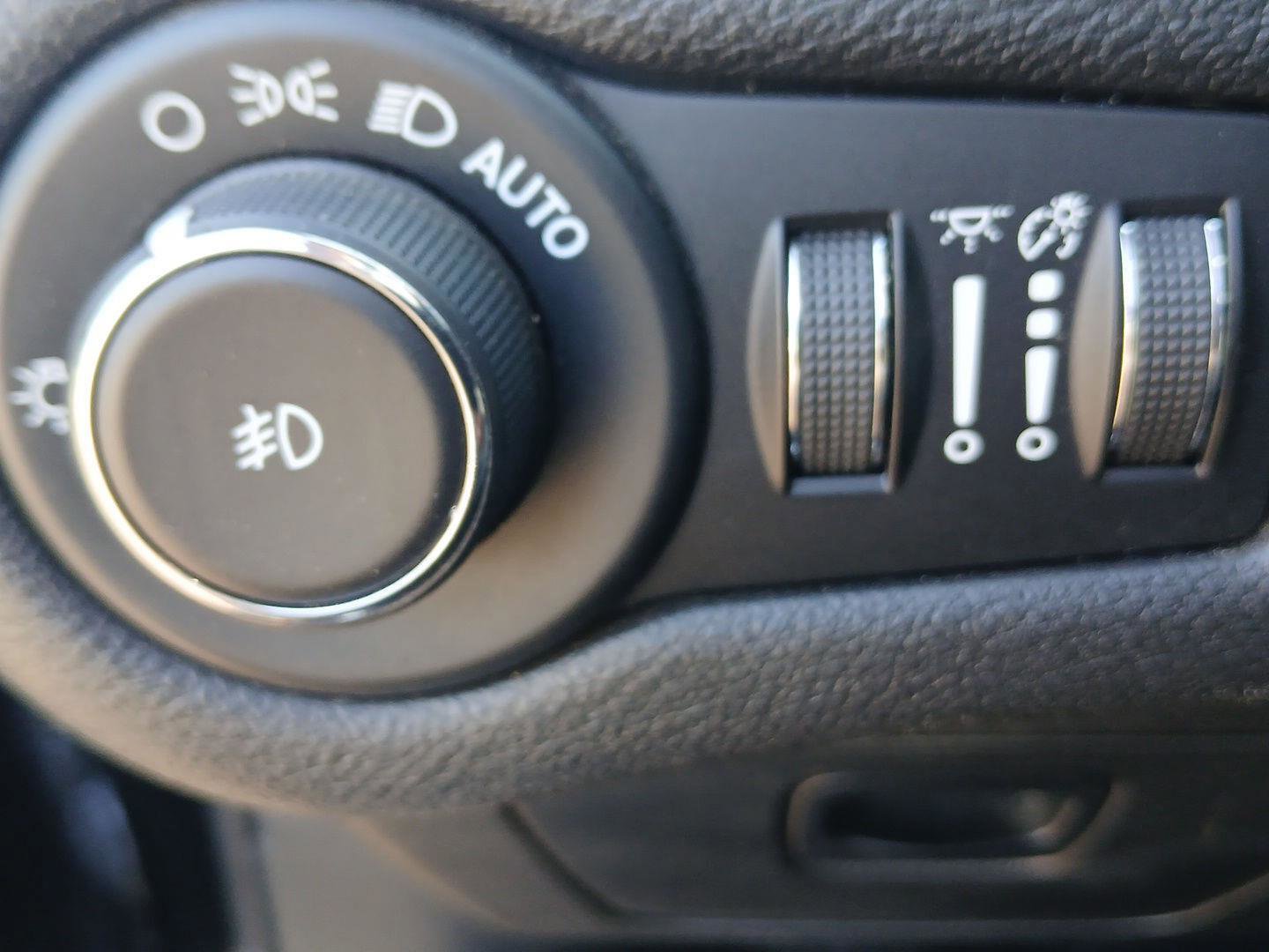 Used 2019 Jeep Cherokee High Altitude image 12