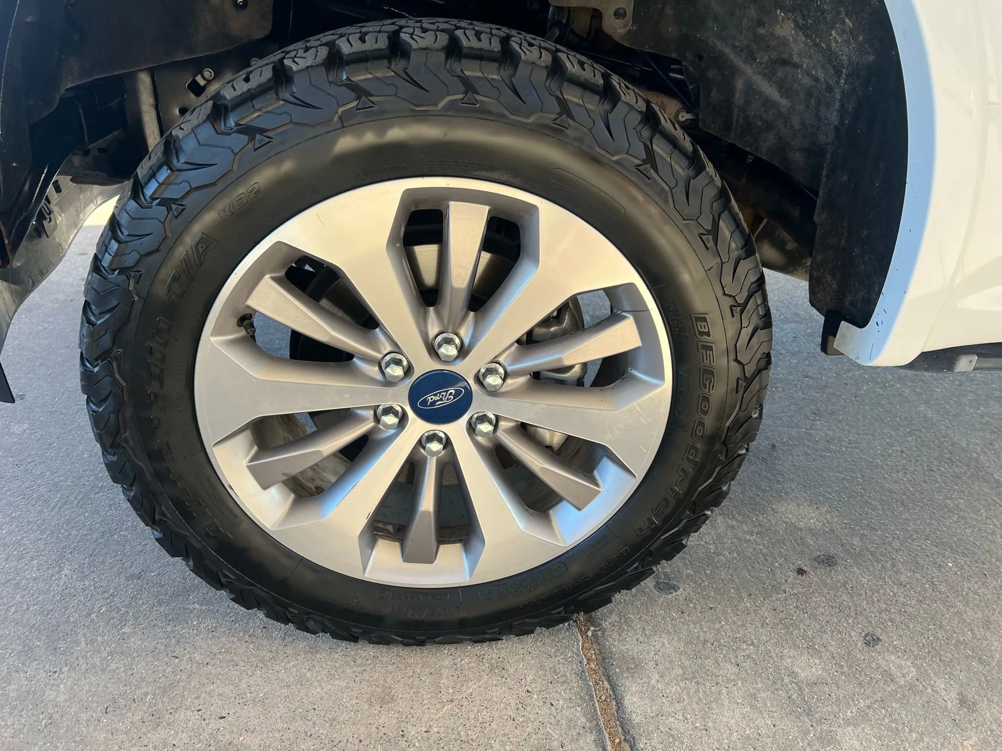 Used 2018 Ford F150 Lariat w/ Equipment Group 502A Luxury image 38