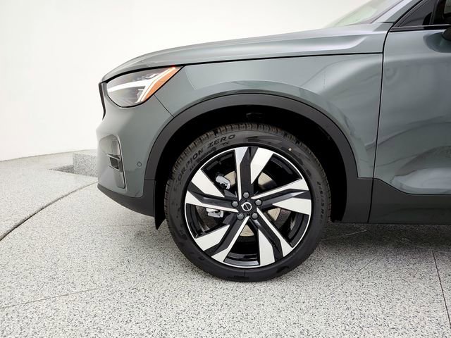 New 2026 Volvo XC40 B5 Plus w/ Protection Package Premier AWD/4WD image 30