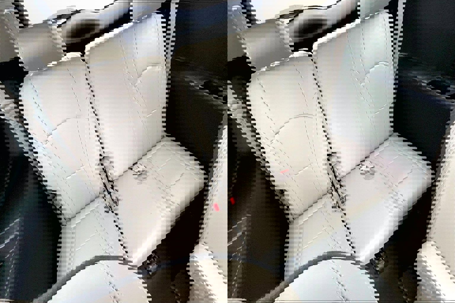 Used 2020 Buick Enclave Premium w/ Sun and Sites Package image 18