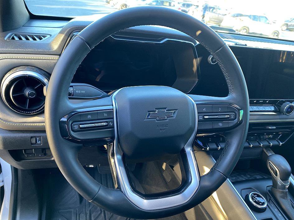 Used 2024 Chevrolet Colorado ZR2 w/ Technology Package image 13