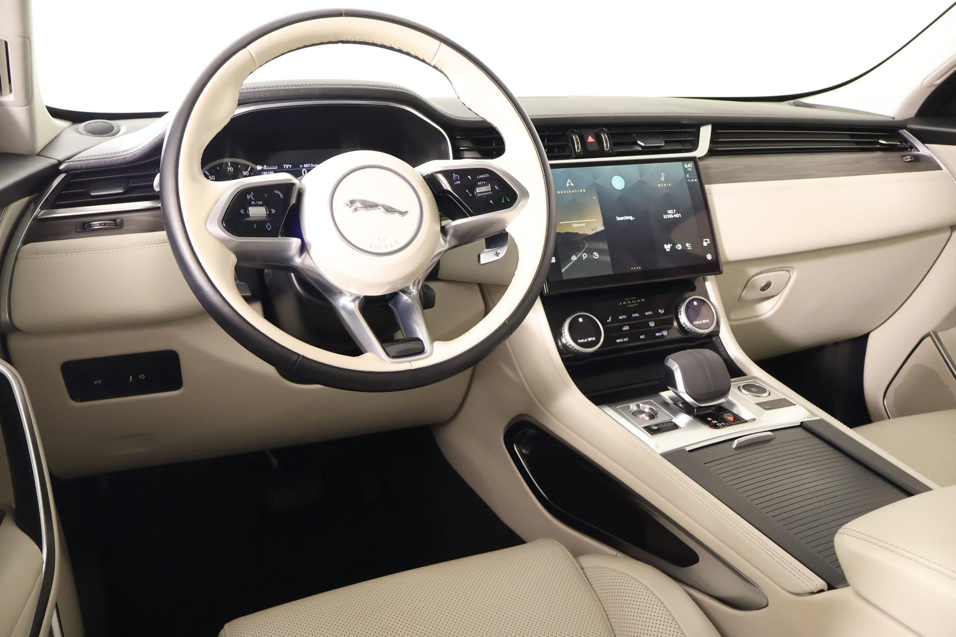 Used 2023 Jaguar F-PACE S AWD/4WD image 2