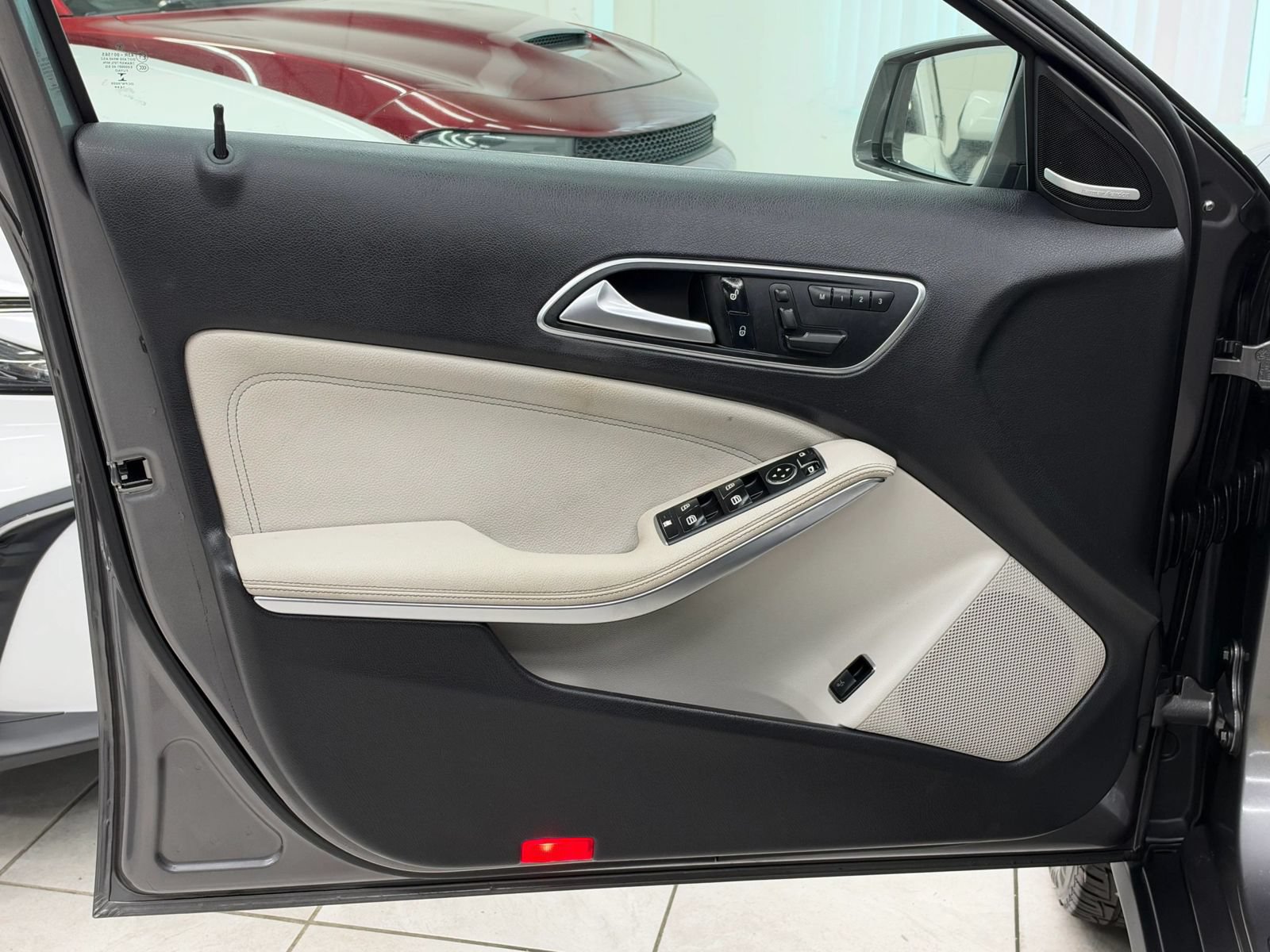 Used 2015 Mercedes-Benz GLA 250 w/ Premium Package image 31