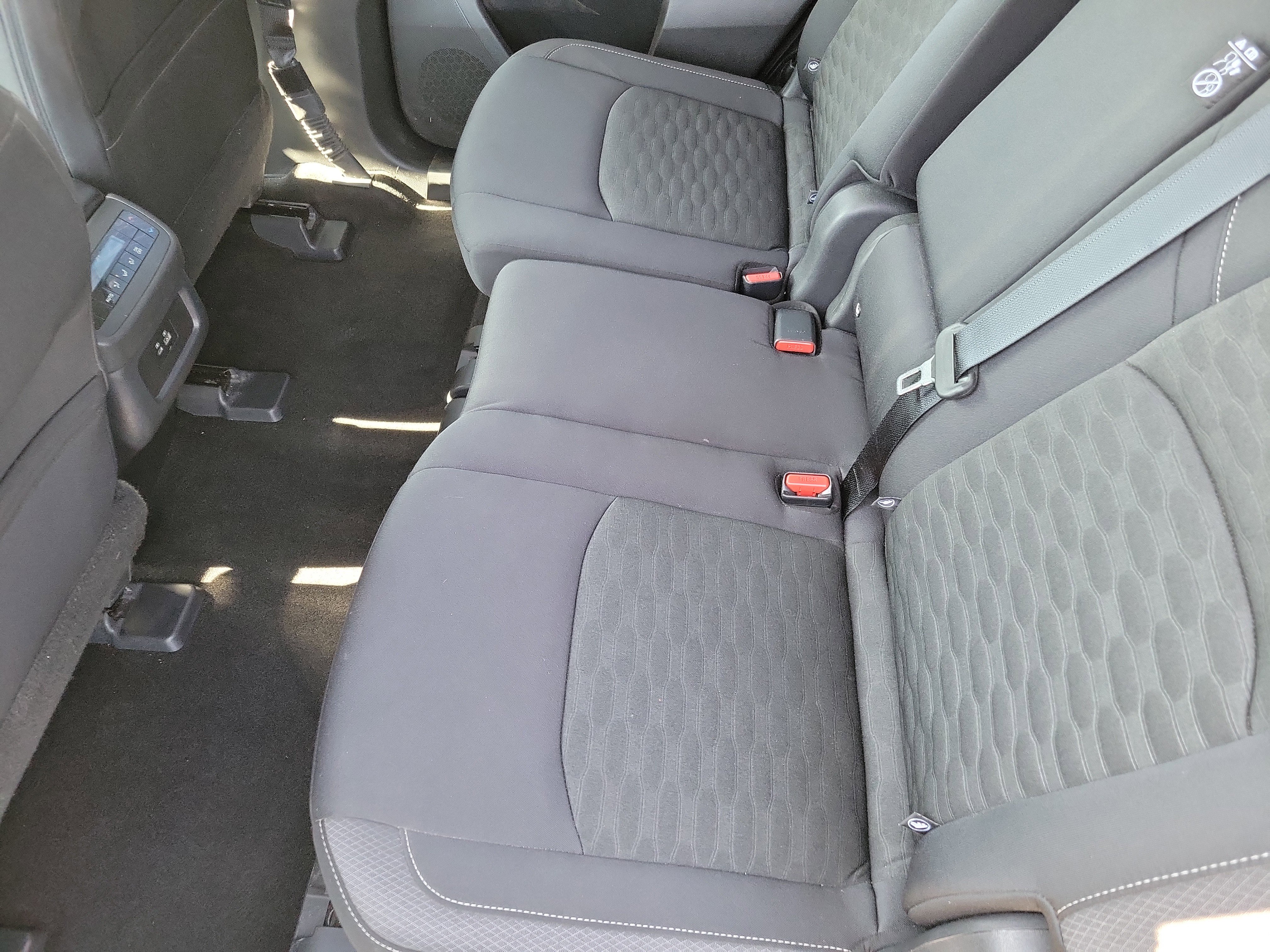 Used 2024 Nissan Pathfinder SV image 13