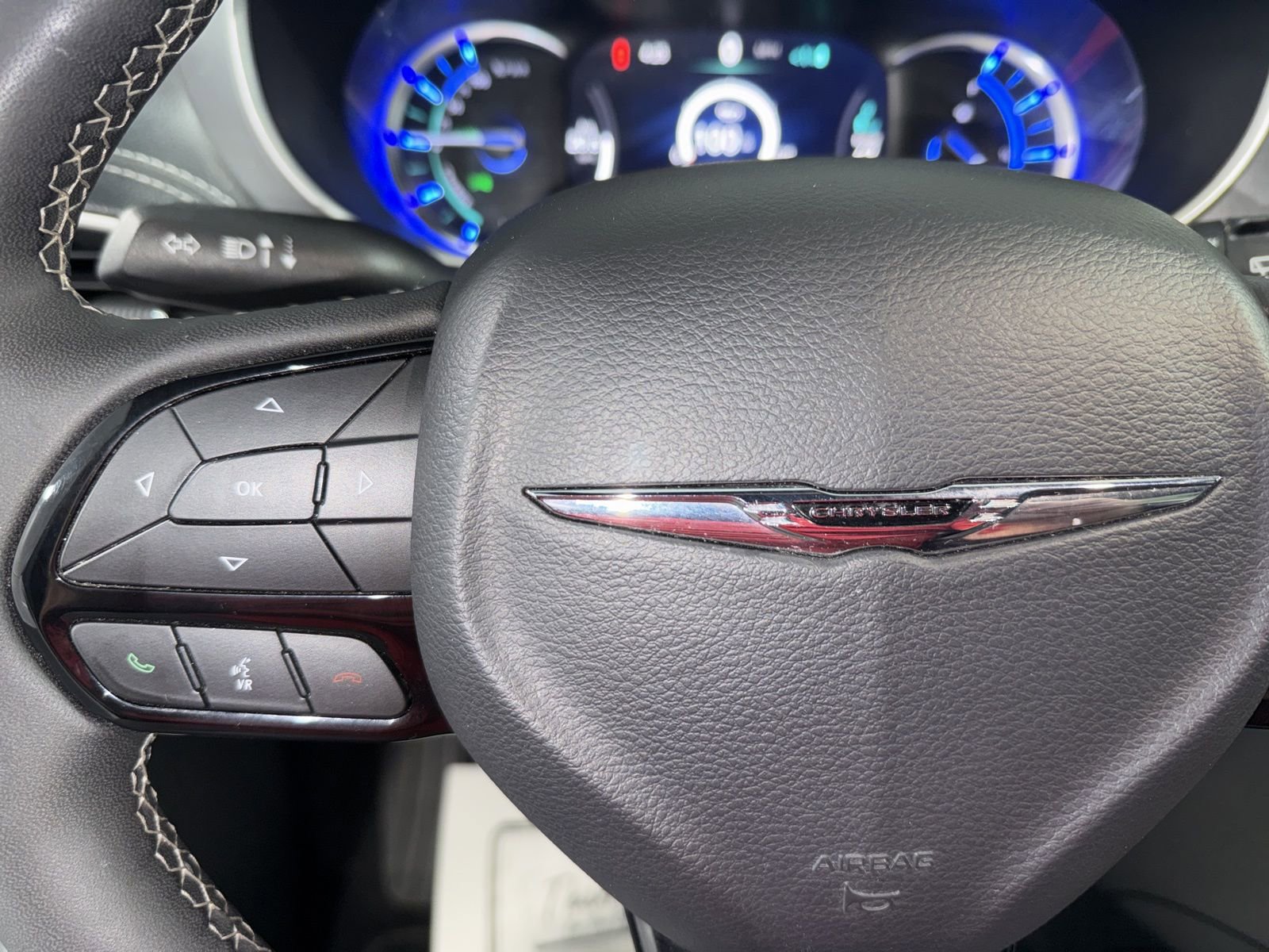 Used 2024 Chrysler Pacifica Select image 38