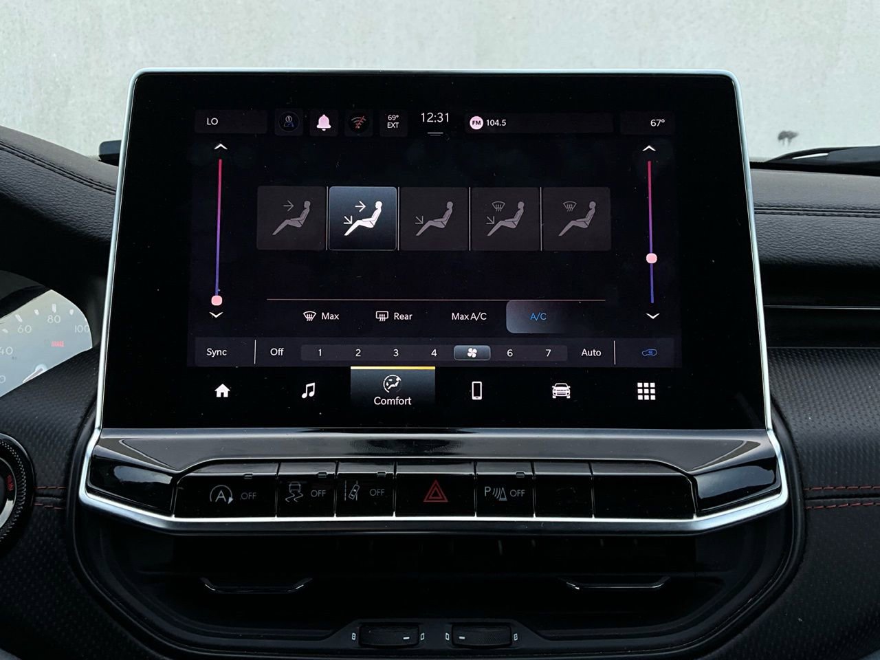 Used 2025 Jeep Compass Trailhawk image 30