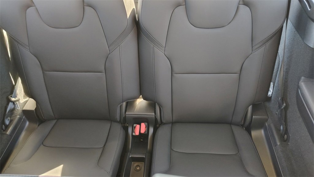 New 2026 Volvo XC90 B6 Plus w/ Protection Package Premier image 33