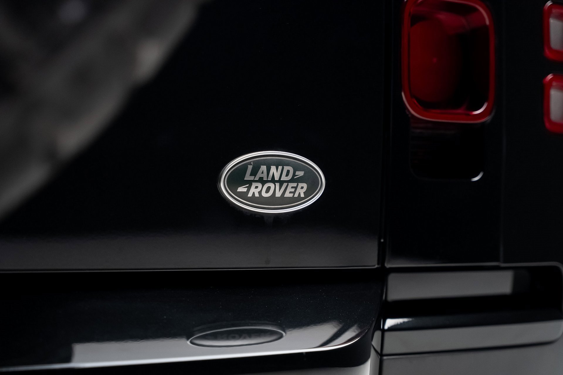 Used 2022 Land Rover Defender 110 SE image 32