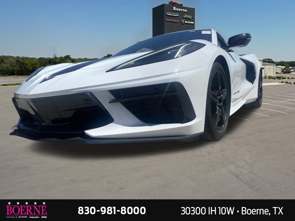 Used 2022 Chevrolet Corvette Stingray Preferred Cpe w/ Z51 Performance Package RWD image 3