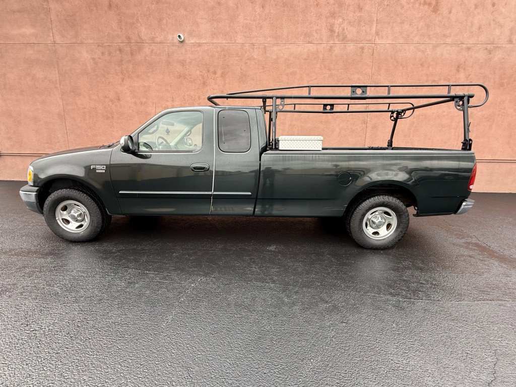 Used 2001 Ford F150 Lariat image 1