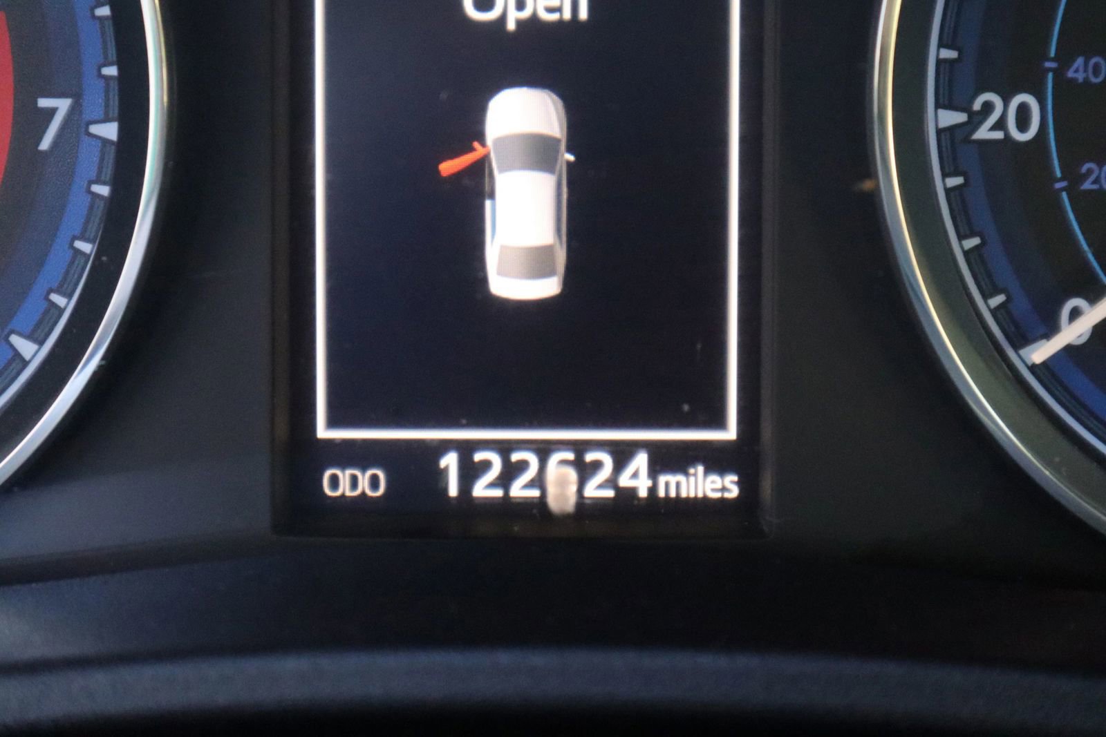 Used 2018 Toyota Corolla SE w/ SE Premium Package FWD image 34