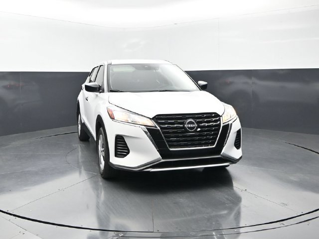Certified 2025 Nissan Kicks Play S FWD image 5