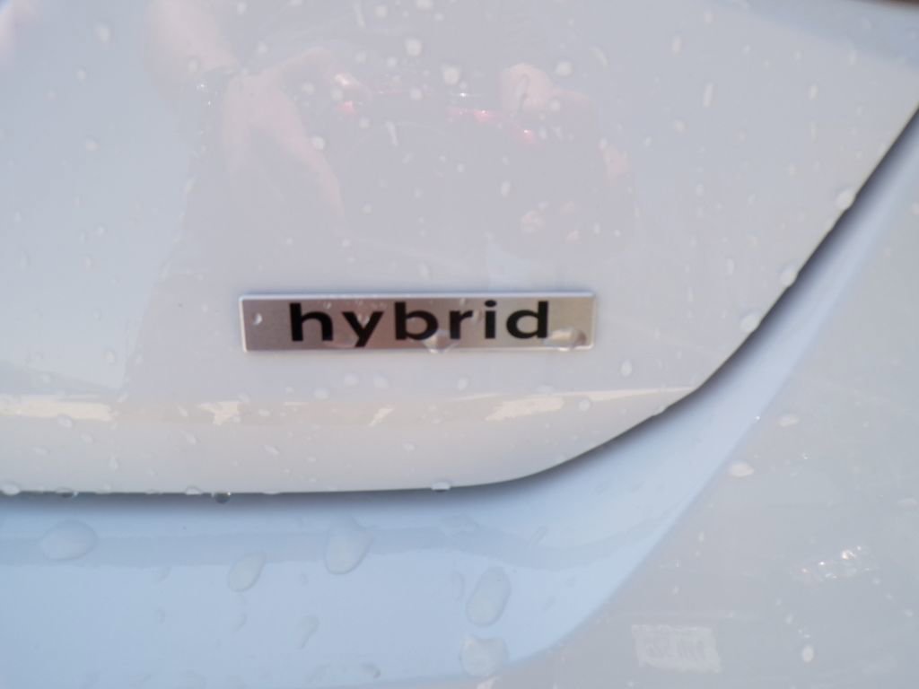 New 2026 Hyundai Elantra Sport FWD image 17