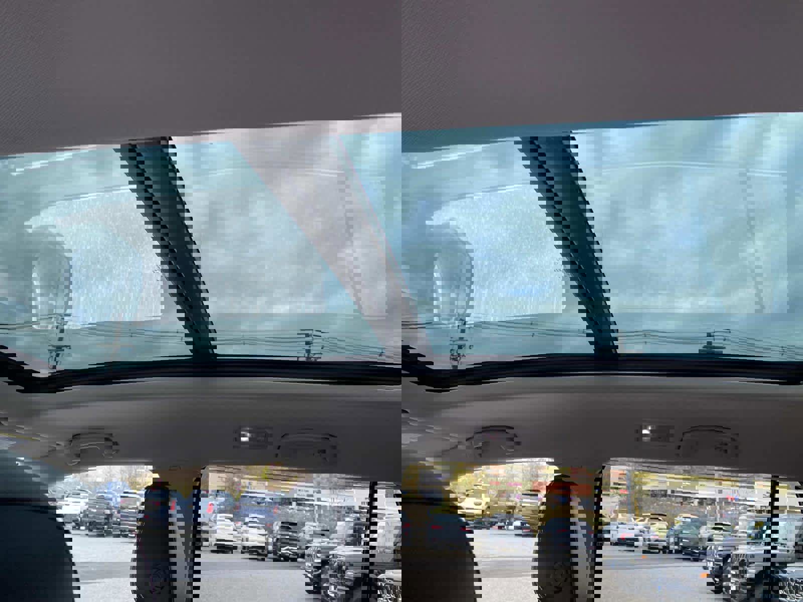 Used 2022 Volkswagen Atlas SE image 11