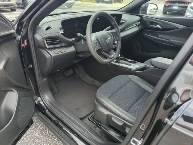 Used 2025 Buick Envista Preferred image 10