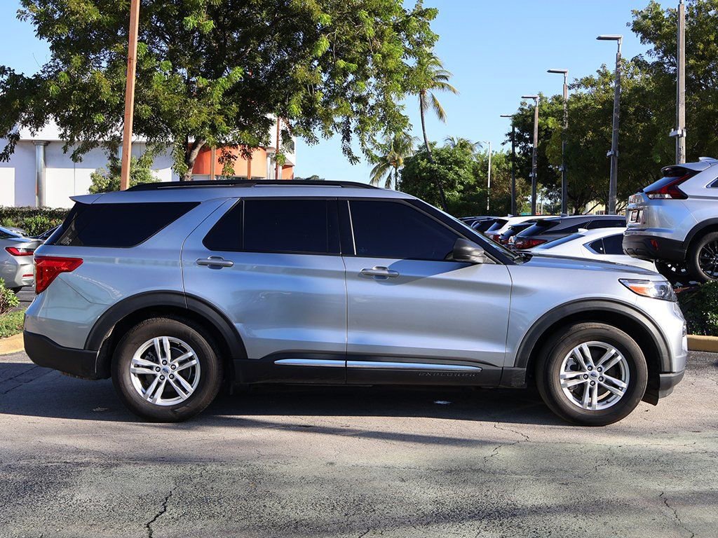 Used 2023 Ford Explorer XLT w/ Equipment Group 202A RWD image 10