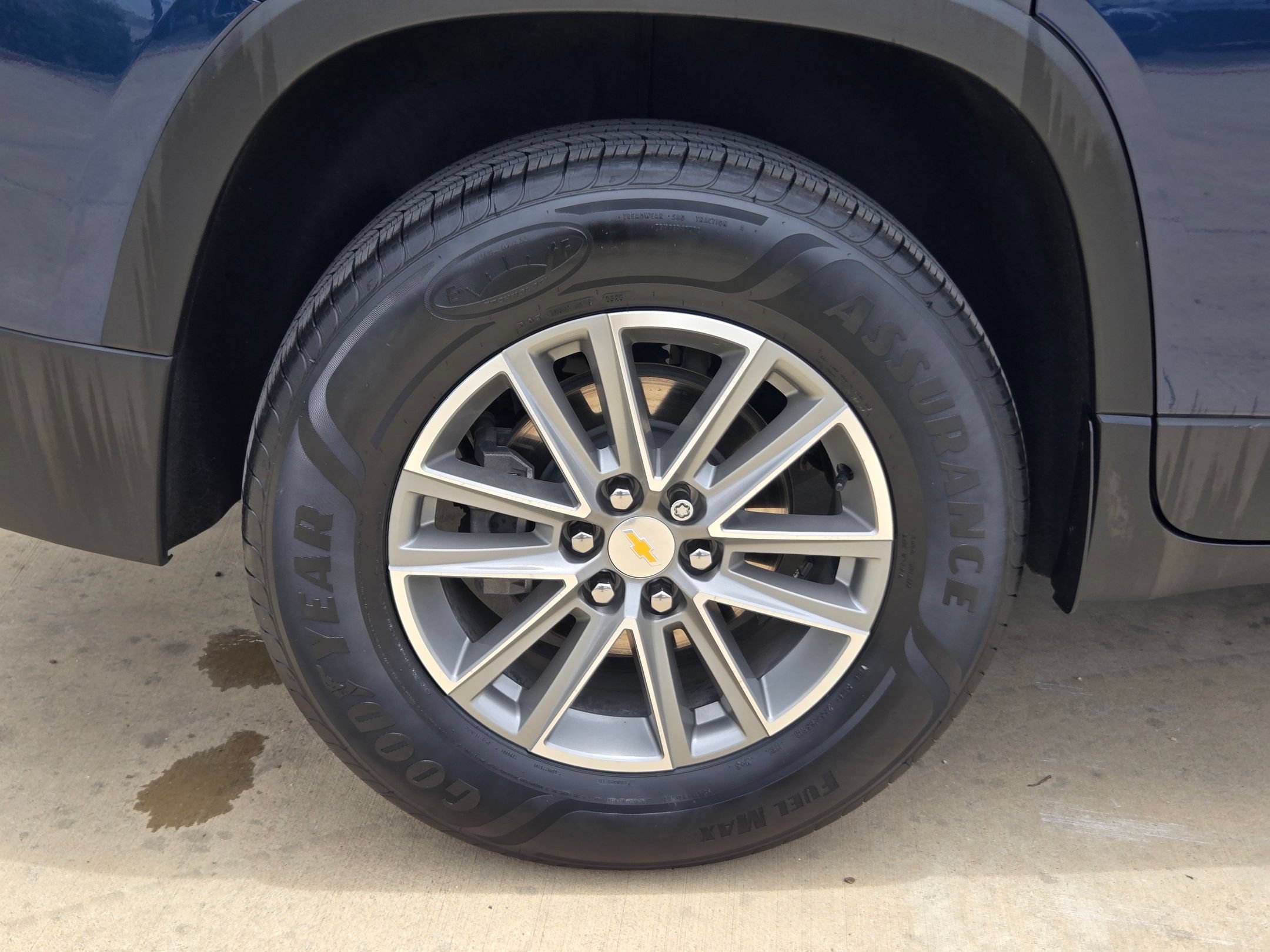 Used 2022 Chevrolet Traverse LT FWD image 27