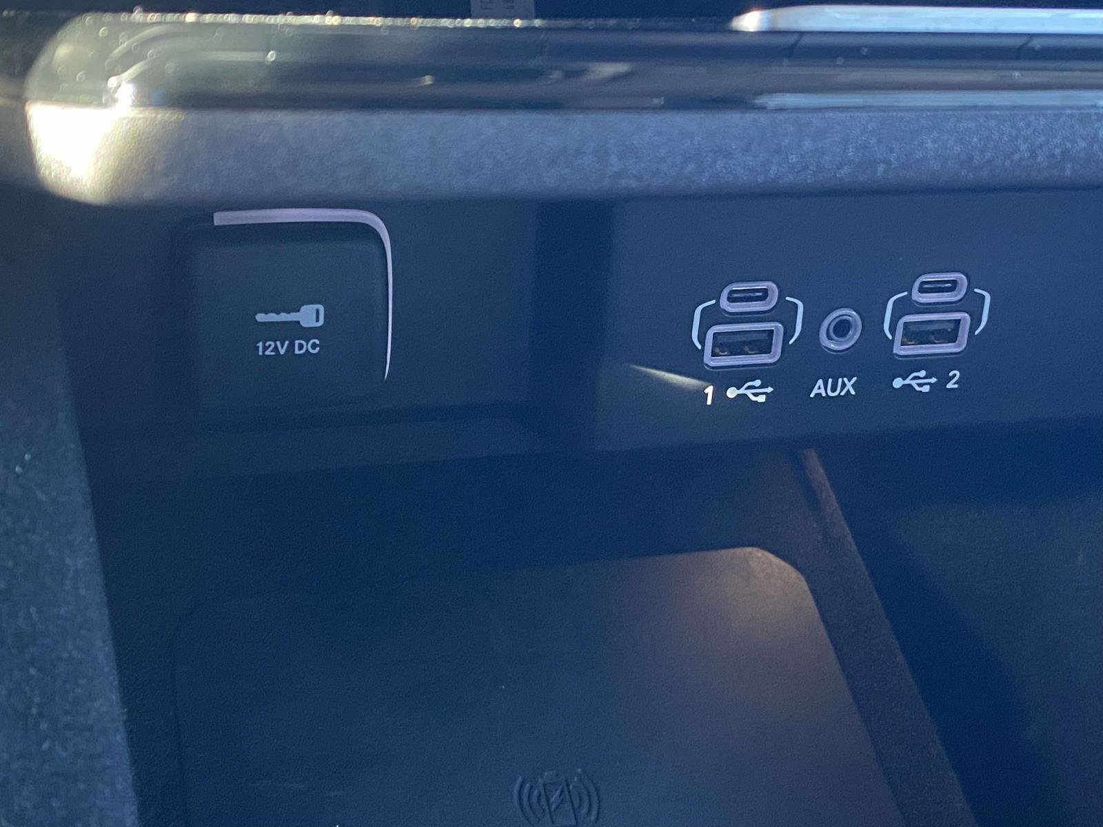 Certified 2024 Jeep Wagoneer 4WD w/ Convenience Group I image 33