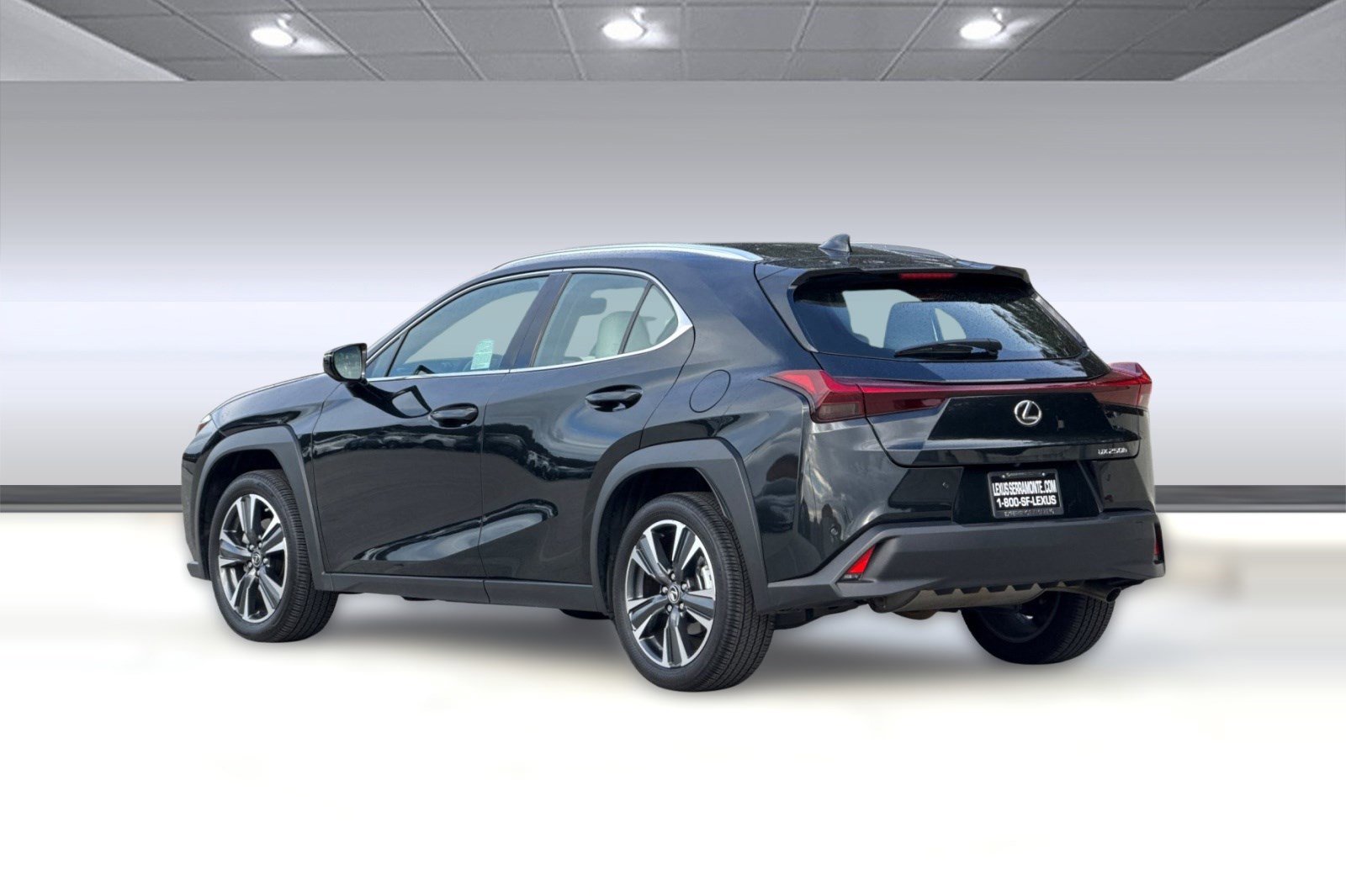 Used 2024 Lexus UX 250h FWD image 3