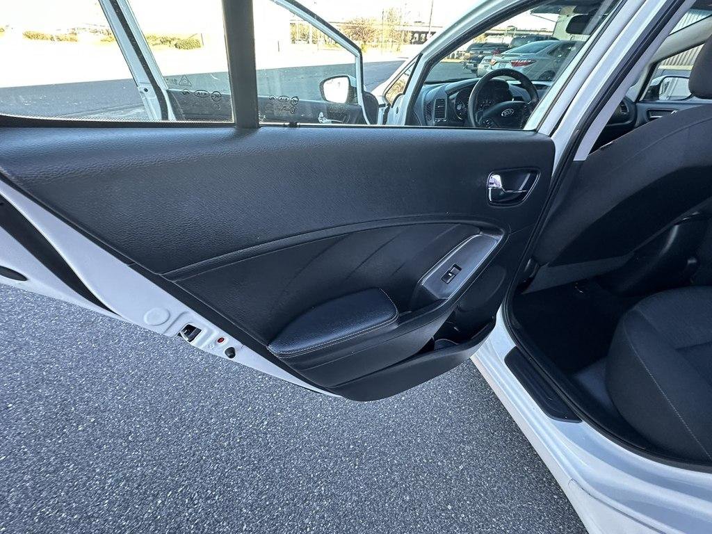Used 2016 Kia Forte LX FWD image 16