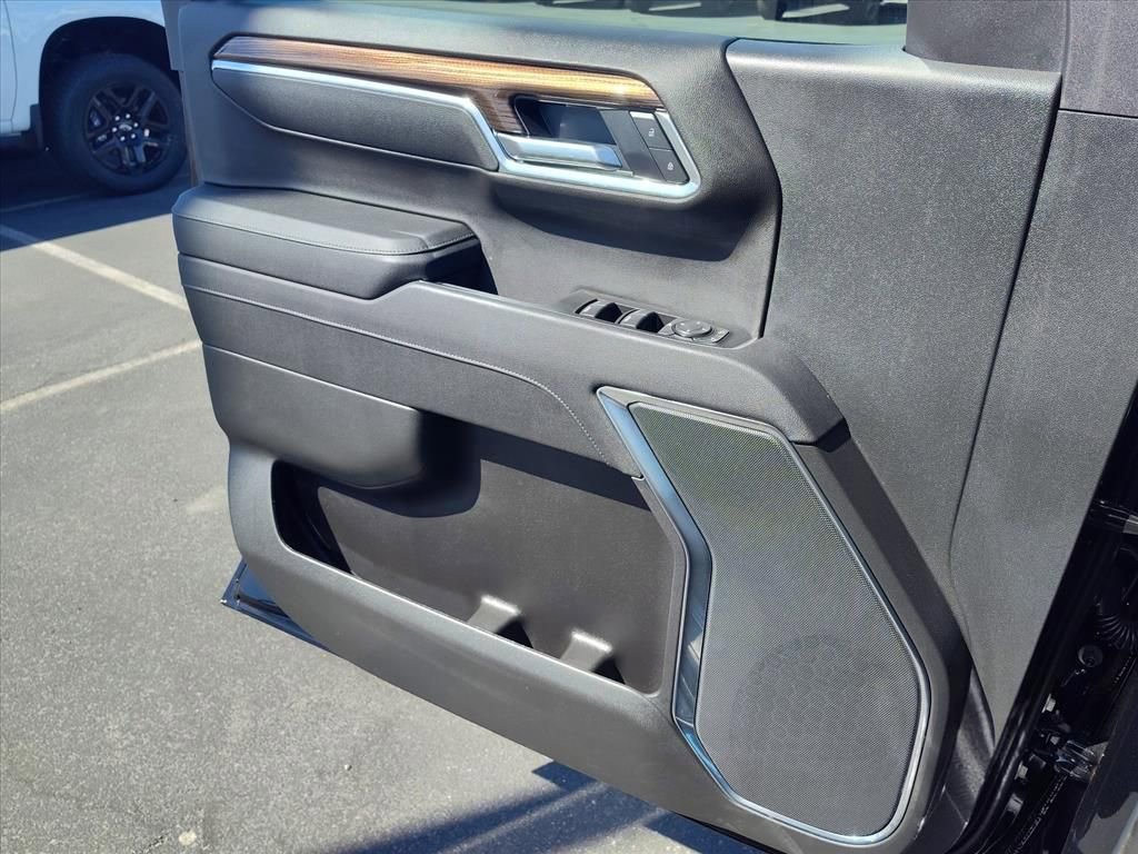 New 2026 Chevrolet Silverado 1500 LT Trail Boss w/ LT Trail Boss Premium Package AWD/4WD image 9