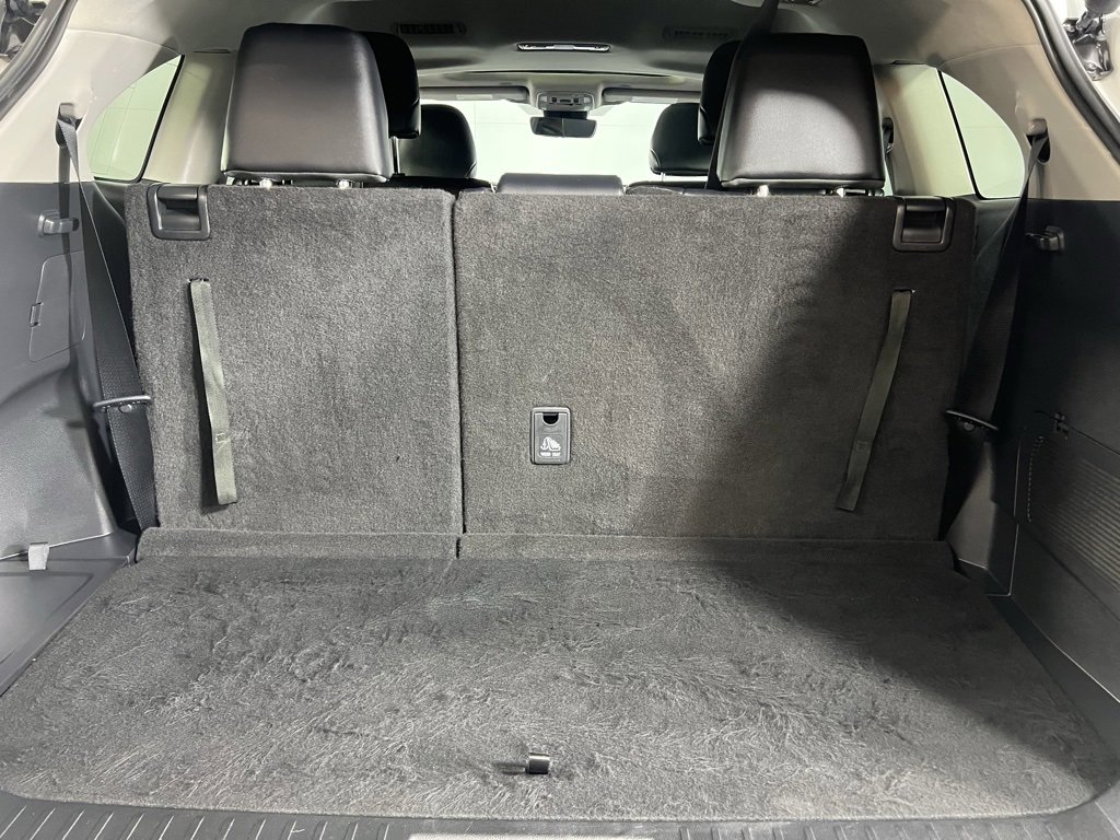 Used 2025 Toyota Highlander XLE image 28